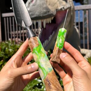 garden trowel and flatheads
